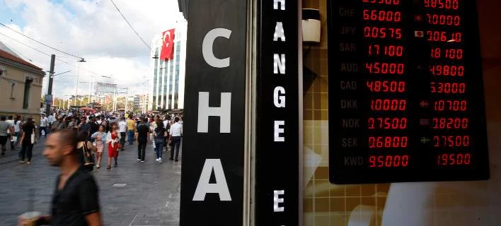 Δεν έχει τέλος η κατρακύλα – Τουρκία: Σε υψηλό 15ετίας ο πληθωρισμός – Νέα πτώση για τη λίρα